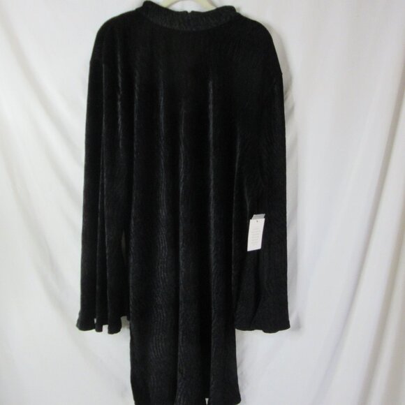 Eloquii Black Velvet Dress Flare Sleeve Textured Keyhole Back Midi Size 28 NWT - Picture 16 of 16